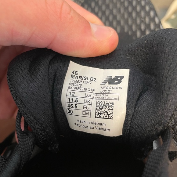 Men’s New Balance Fresh Foam V2 Running Shoes size 12 - Picture 4 of 5